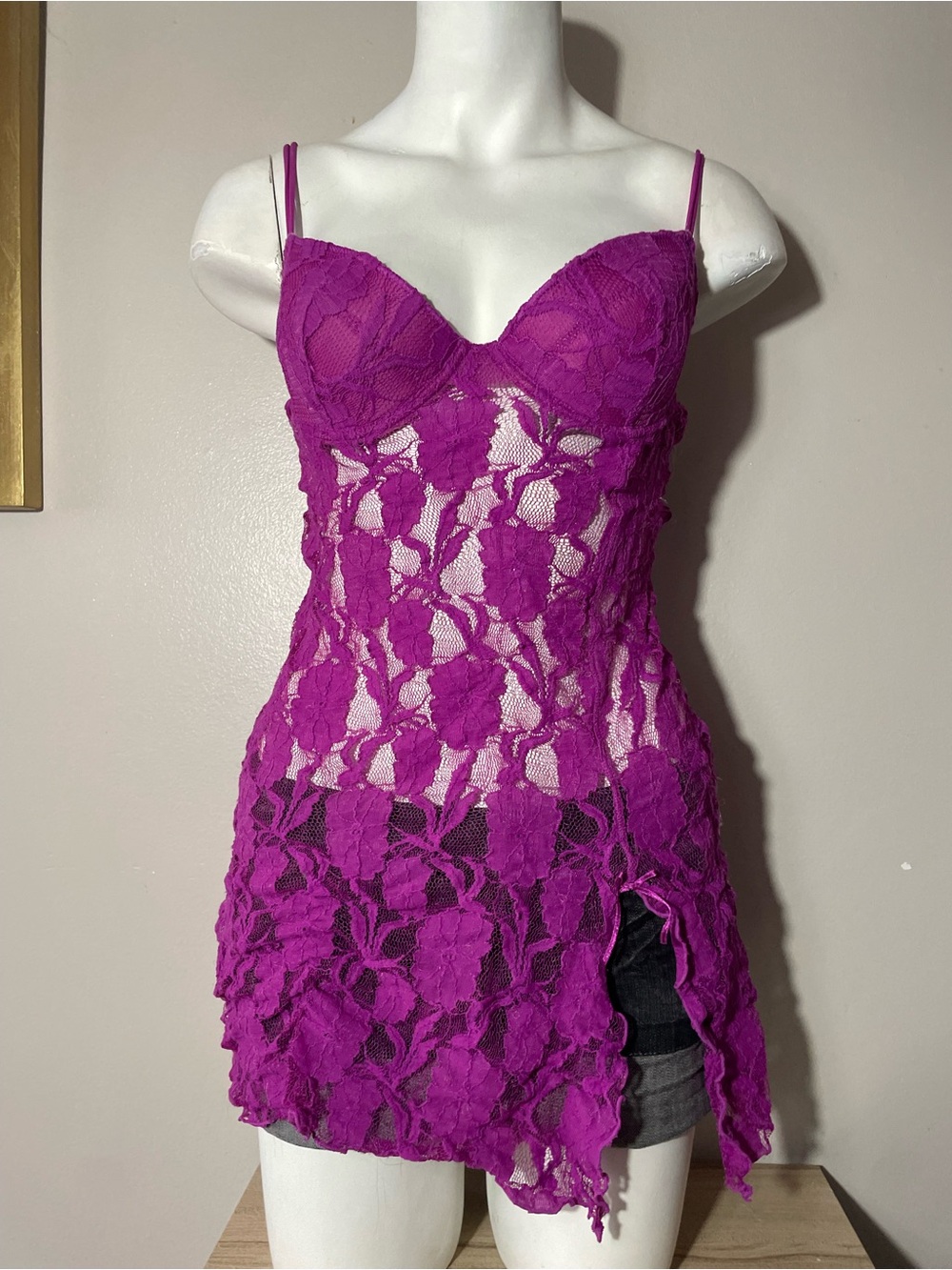 La Vie En Rose Bright Magenta Lace Bra